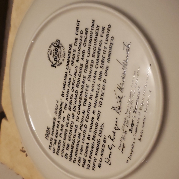 WE KISS IN A SHADOW  COLLECTOR PLATE - Picture 6 of 6